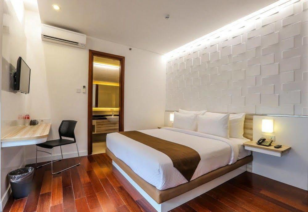 Alimar Hotel Malang Exterior photo