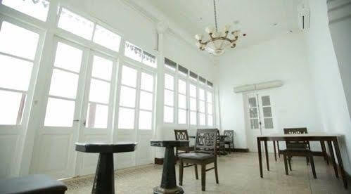Alimar Hotel Malang Exterior photo